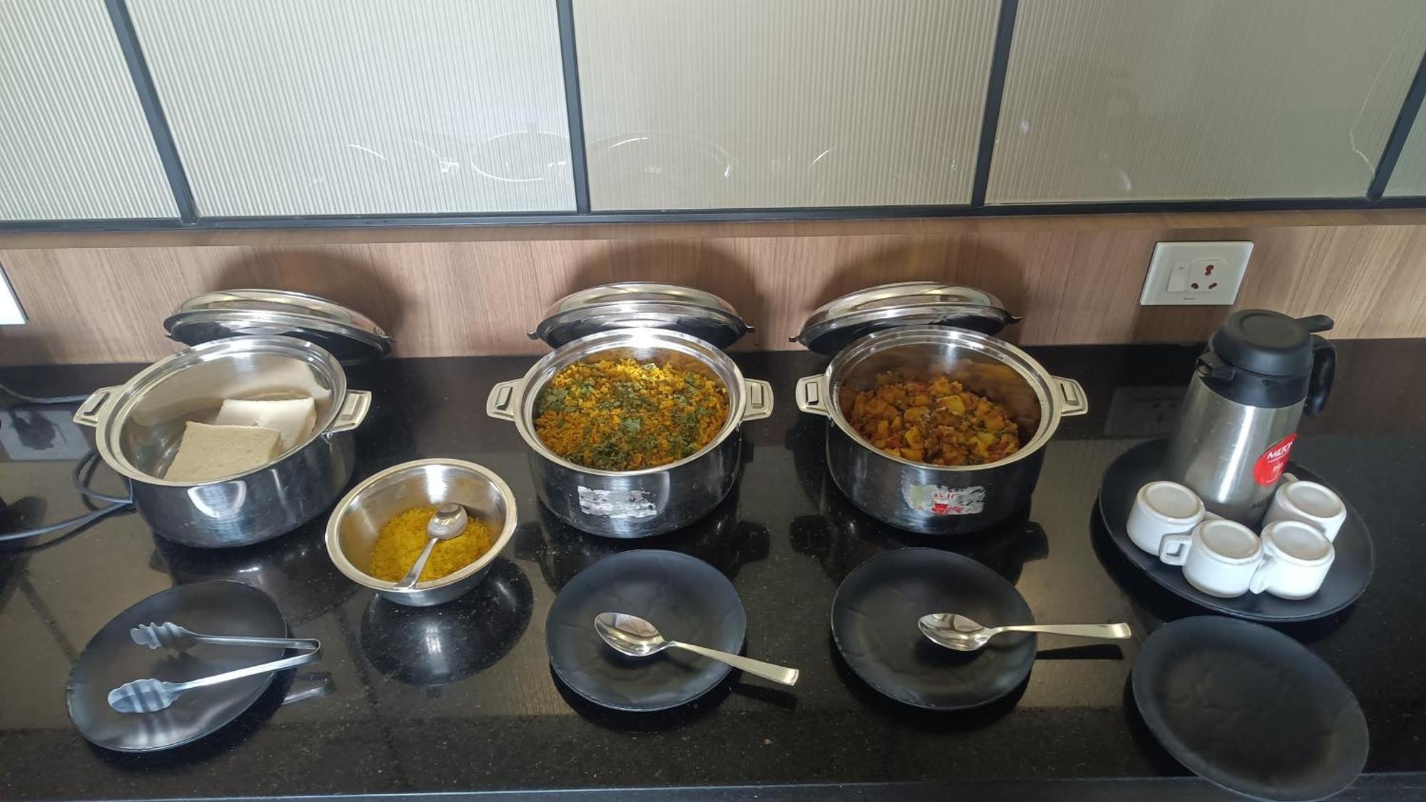 Hotel Fun N Food Bhuj Exterior foto
